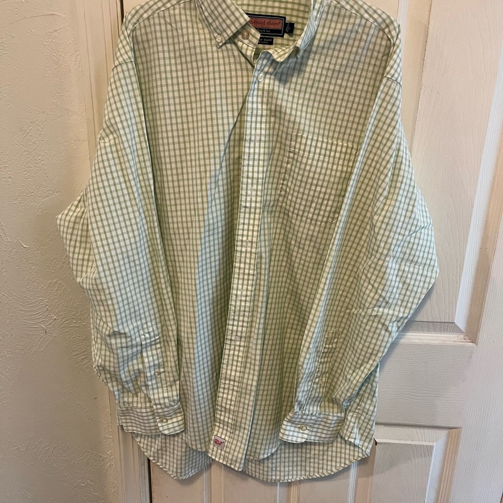 Vineyard Vines Men's Light Green Plaid Button-Down Shirt